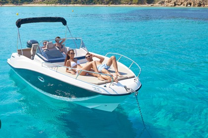 Hire Motorboat Quicksilver Activ 605 sundeck Marseille