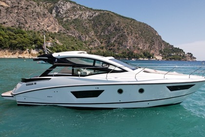 Hire Motorboat Beneteau GT40 Beaulieu-sur-Mer