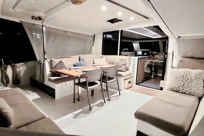 Location Catamaran Fountaine Pajot Lucia 40 Marigot