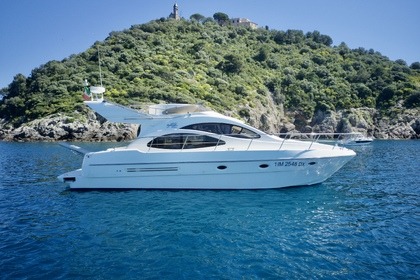 Charter Motorboat Azimut Azimut 42 fly Loano
