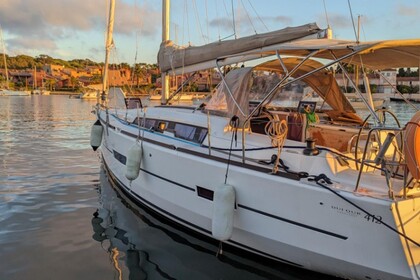 Hire Sailboat Dufour 412GL Hyères