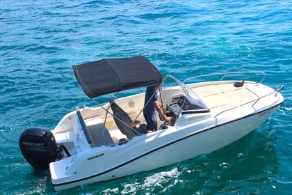 Hire Motorboat Quicksilver 605 Sundeck Split