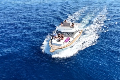 Charter Motorboat Ferretti 34 Fish fly Dubrovnik