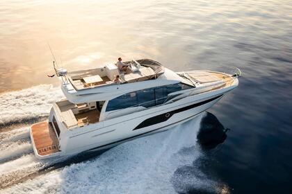 Hire Motor yacht Jeanneau Prestige 520 Fly St-Laurent-du-Var