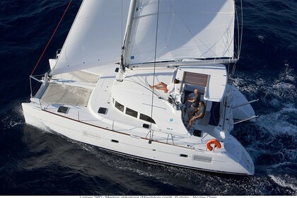 Charter Catamaran Lagoon Lagoon 380 P Le Marin