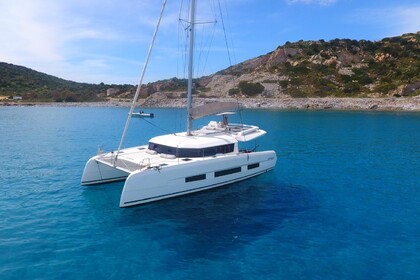 Noleggio Catamarano Dufour Dufour 48 Villasimius