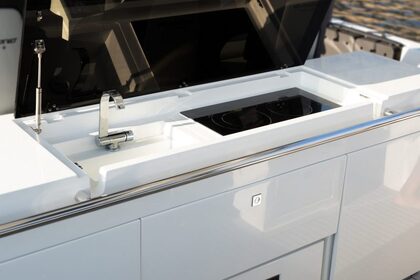 Charter Motorboat De Antonio D36 Porto Badino