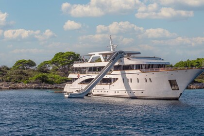 Verhuur Motorjacht Custome Luxury Charter Yacht Trajektna Luka Split
