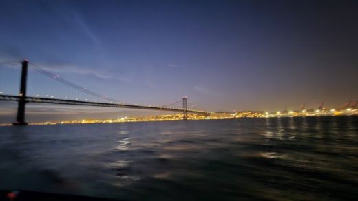 Лиссабон Motorboat But Cat alt tag text