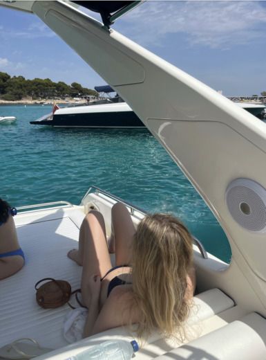Palma de Mallorca Motorboat Sunseeker Apache 45 alt tag text