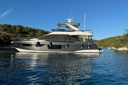 Hire Motor yacht  Azimut 68 Podstrana