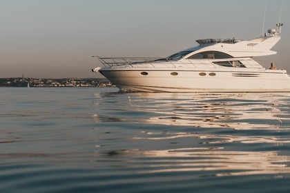 Hire Motorboat Fairline Phantom 46 Portsmouth