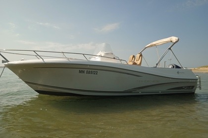 Location Bateau à moteur Jeanneau Cap Camarat 7.5 OPEN Saint-Martin-de-Ré