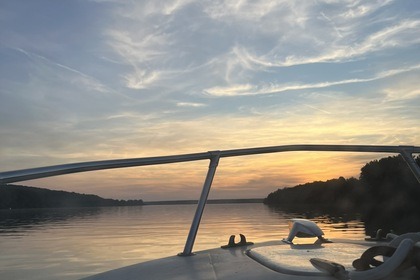 Charter Motorboat Karidis Bora Belgrade