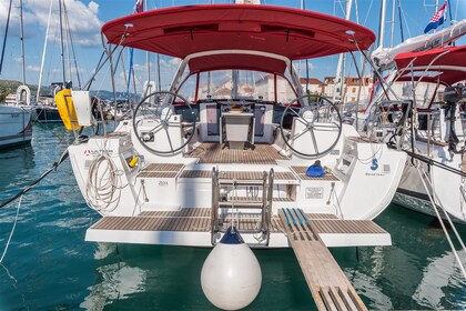 Verhuur Zeilboot Bénéteau Oceanis 45 - 4 cab. Split