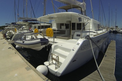 Charter Catamaran Lagoon Lagoon 450 Šibenik