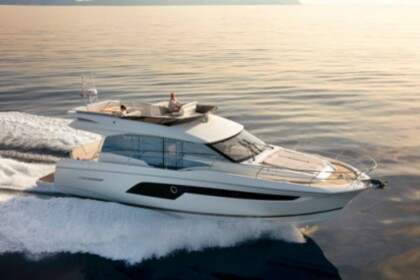 Charter Motor yacht Prestige 520 Fly St-Laurent-du-Var