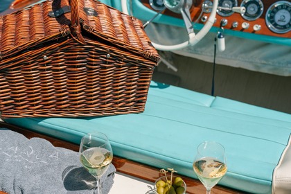 Charter Motorboat Riva JUNIOR Orta San Giulio