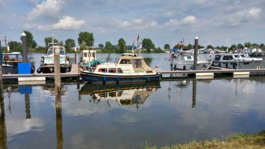 Biesbosch Houseboat Doerak 780AK alt tag text
