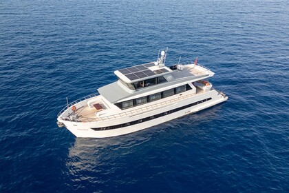 Miete Motoryacht Luxury motor yacht with a capacity of 8 people 2024 Fethiye