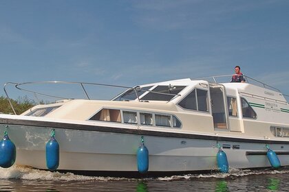 Rental Houseboats Standard Classique Hindeloopen