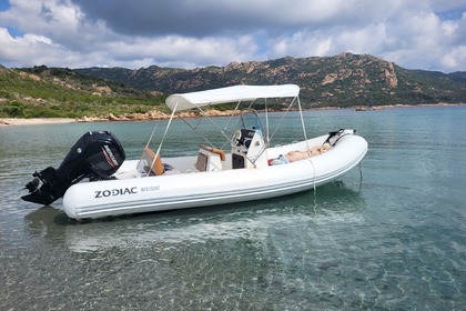 Hire RIB Zodiac Medline 2. 6 metre Porto-Vecchio