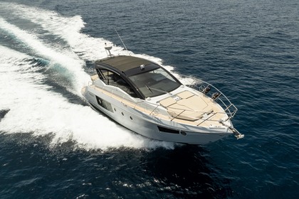 Charter Motor yacht Cranchi M44 Saint Julian's