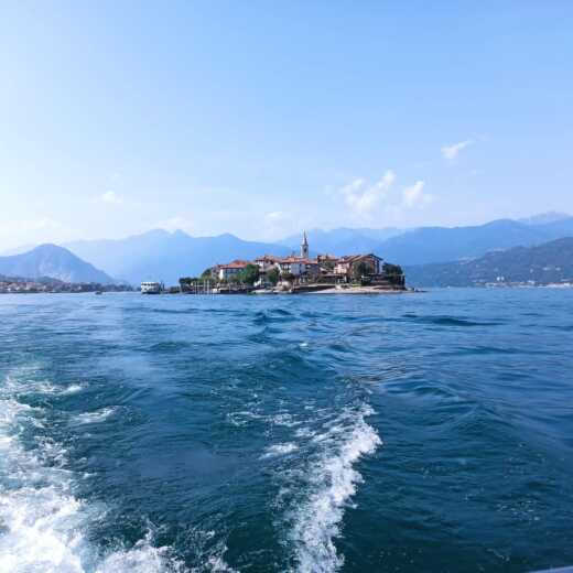 Stresa Motorboat VIDOLI TAXI BOAT - Lake Maggiore alt tag text