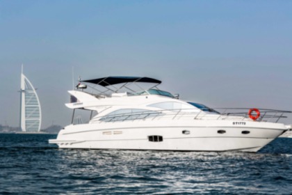Verhuur Motorjacht Motorboat Majesty Dubai