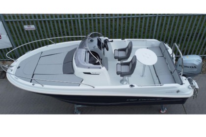 Charter Motorboat Jeanneau Cap Camarat 5.5 Wa Agde