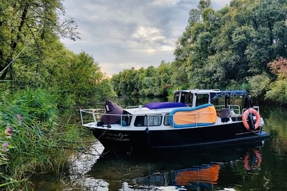 Rental Houseboats Site-built Fientje Biesbosch