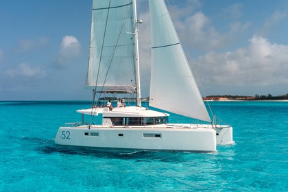 Alquiler Catamarán LAGOON 52 F with watermaker & A/C - PLUS Olbia