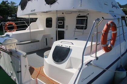 Rental Catamaran BOSTON WHALER Conquest 44 Whitsunday Islands