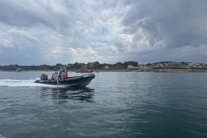 Location Semi-rigide Zeppelin 22 vpro Lézardrieux