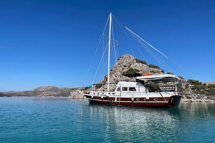 Hire Gulet Traditional Gulet with a capacity of 8 people Ketch Bozburun
