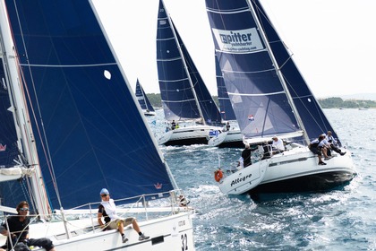 Miete Segelboot Bavaria Yachtbau Bavaria Cruiser 40 S Split