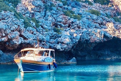 Noleggio Barca a motore Apreamare Smeraldo 9 Cabinato Kolymvari