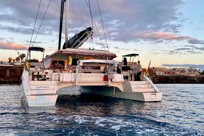 Rental Catamaran Nautitech 542 Le Marin