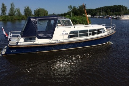 Hire Motorboat Doerak 950 OK AK Heerenveen