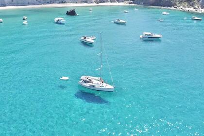 Rental Sailboat Beneteau Beneteau 43.3 Nettuno