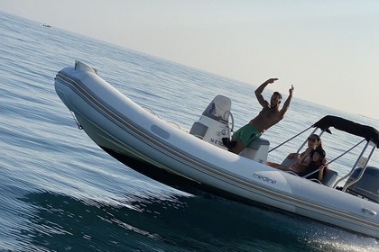 Miete RIB PROMO zodiac 6 m 115 CH medline Carnon Plage