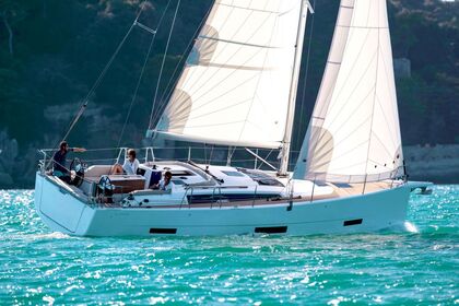 Hire Sailboat Dufour Yachts Dufour 390 GL Adventure Nassau