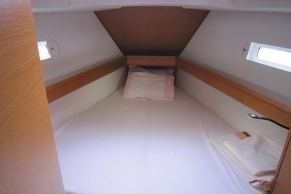 Noleggio Barca a vela JEANNEAU SUN ODYSSEY 449 Laurio