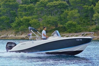 Rental Motorboat QUICKSILVER 675 activ open Makarska