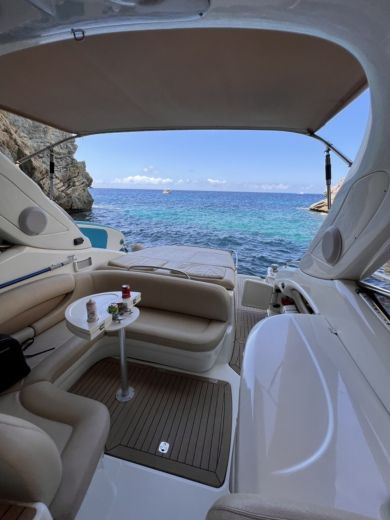 Port Adriano Motorboat Cranchi Endurance 41 alt tag text