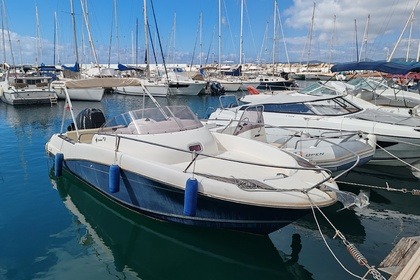 Hire Motorboat Jeanneau Cap Camarat 7.5wa Saint-Raphaël