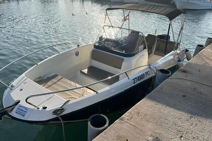 Verhuur Motorboot Quicksilver Activ 675 Semi Sundeck Poreč