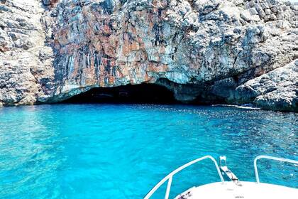 Hire Motorboat Oki Boats Barracuda 545 Open Kotor