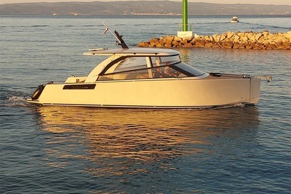 Charter Motorboat Colnago marine 33 Split