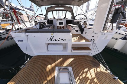 Hire Sailboat Dufour Dufour 430 Murter